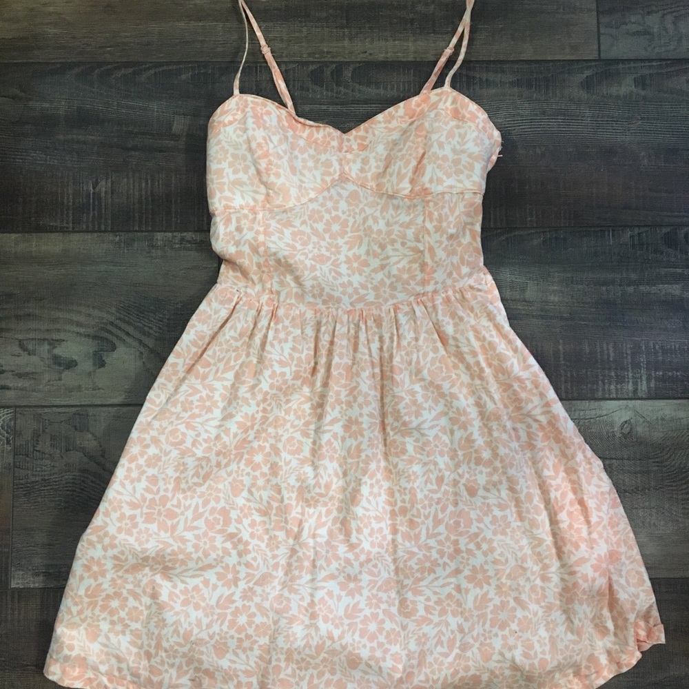 Forever 21 size 2 pink floral dress with pockets